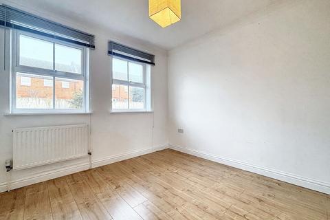 3 bedroom house to rent, Barlow Drive, London, SE18