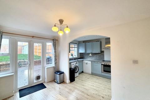 3 bedroom house to rent, Barlow Drive, London, SE18