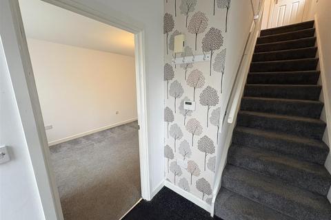 2 bedroom semi-detached house to rent, Celandine Close, Darlington