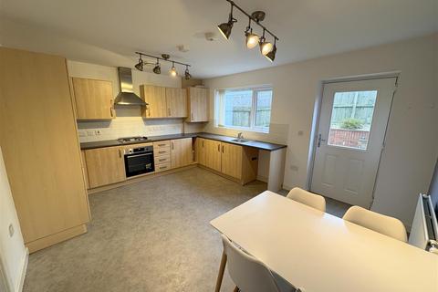 2 bedroom semi-detached house to rent, Celandine Close, Darlington