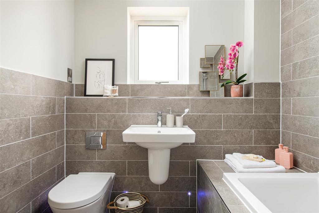 Bathroom 2.jpg
