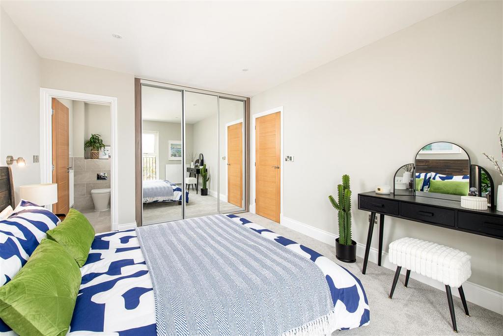 Bedroom1 4.jpg