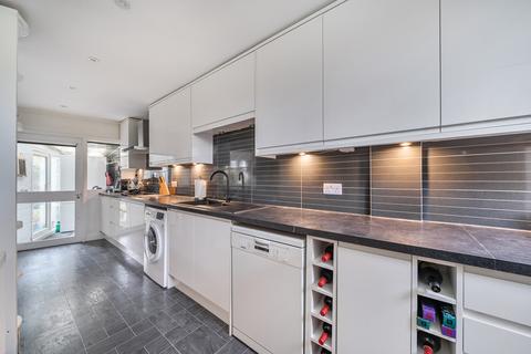 undefined, Templemere, Weybridge, KT13