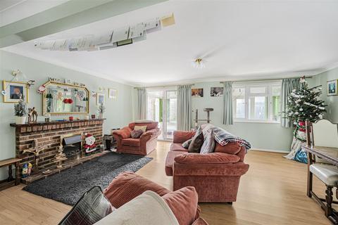 4 bedroom detached house for sale, Downland Avenue, Peacehaven