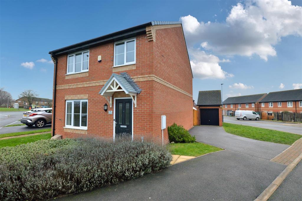 7 woodland ext2.JPG