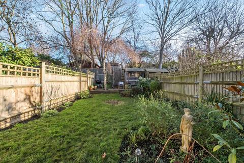 3 bedroom flat for sale, Clive Road, West Dulwich, London, SE21