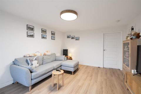 undefined, Howatston Court, Livingston