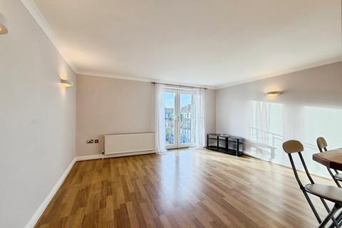 2 bedroom flat for sale, Newmans Close, Hythe