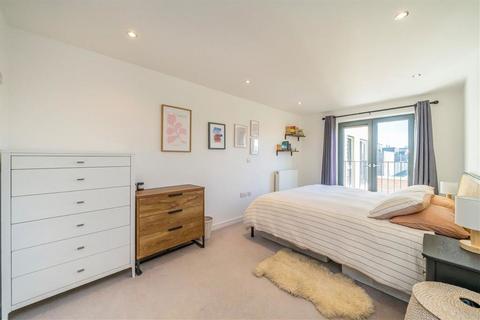 2 bedroom flat for sale, Bramah Road, London SW9