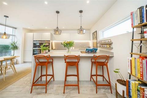 3 bedroom terraced house for sale, Hilary Mews, London SE1