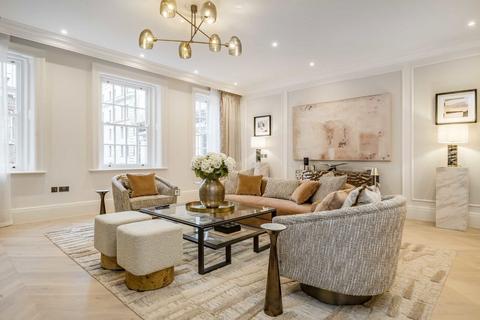 3 bedroom flat to rent, Stratton Street, London W1J