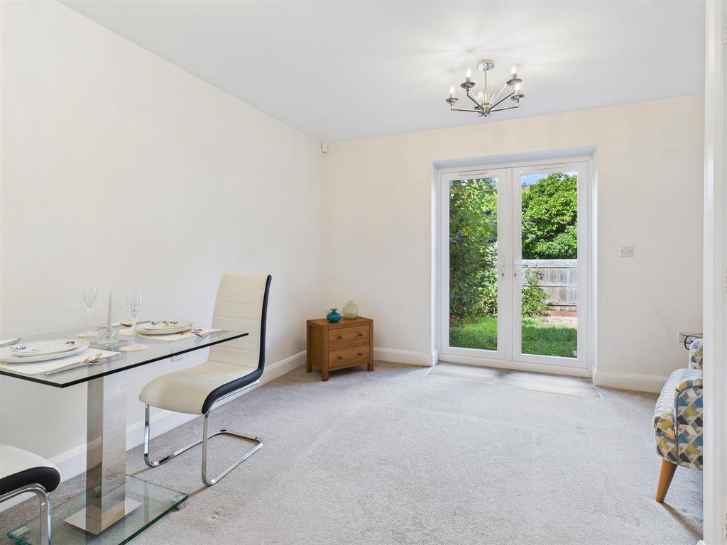 Lounge/Dining Room