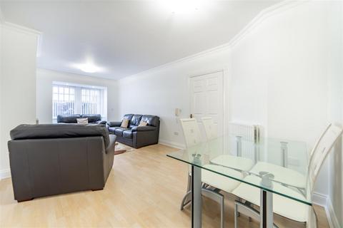 2 bedroom apartment to rent, Hawthorn Court, Gosforth, NE3