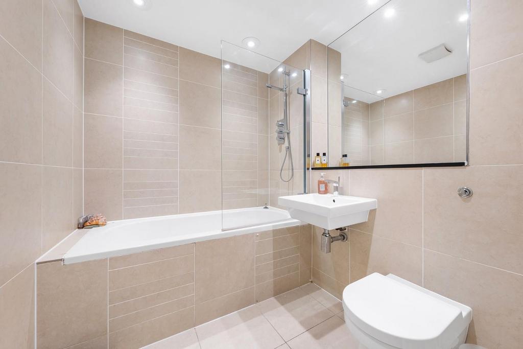 Bathroom.JPG