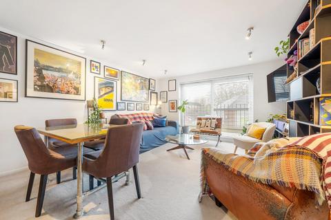 2 bedroom flat for sale, Wandsworth Road, London SW8