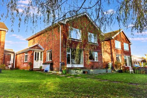 4 bedroom detached house for sale, Piping Green, Winchester SO21