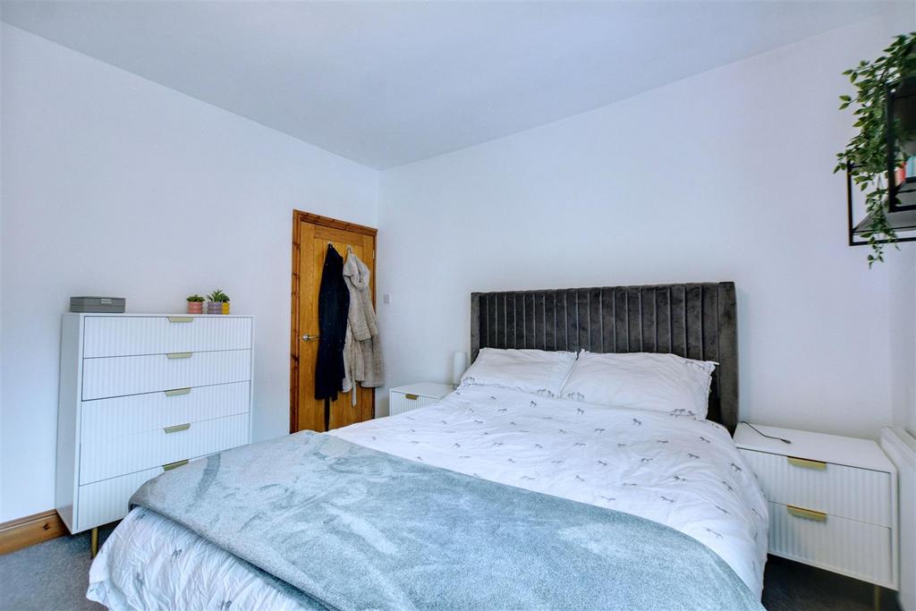 Bedroom 1 2.jpeg