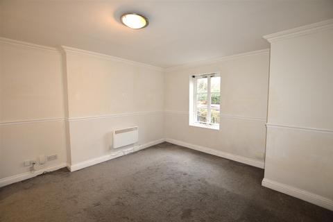 2 bedroom flat to rent, Upton Park, Slough