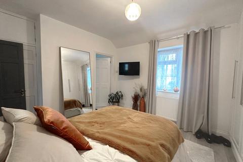 2 bedroom terraced house for sale, Capstone Road, Bromley, BR1