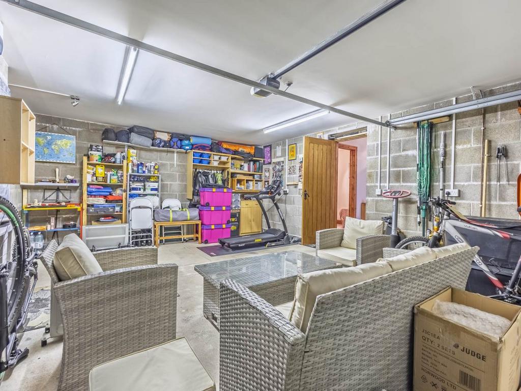 Garage 2