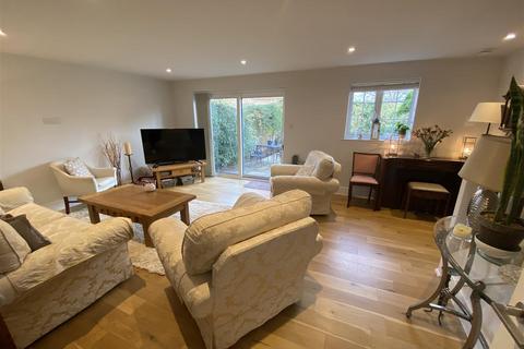 undefined, Milton Close, Henley-On-Thames RG9