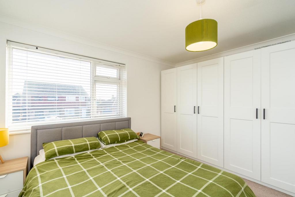 Bedroom 1 (2).jpg