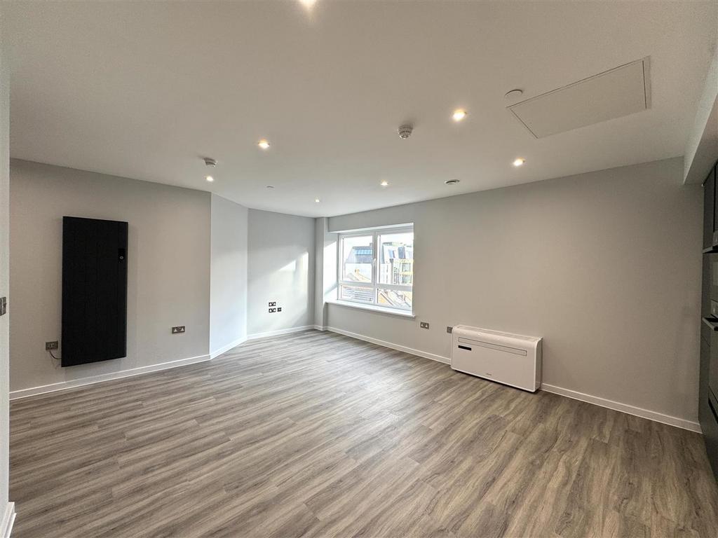 Living area pic 2.jpeg