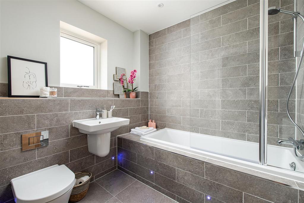 Bathroom 1.jpg