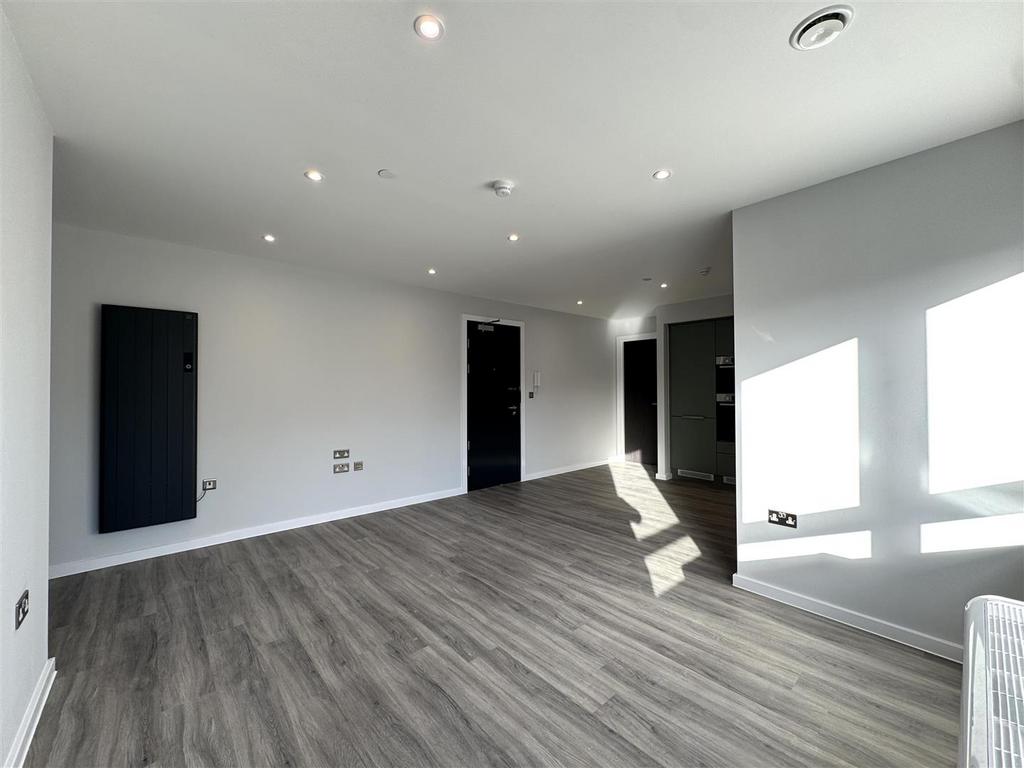 Living room pic 3.jpeg