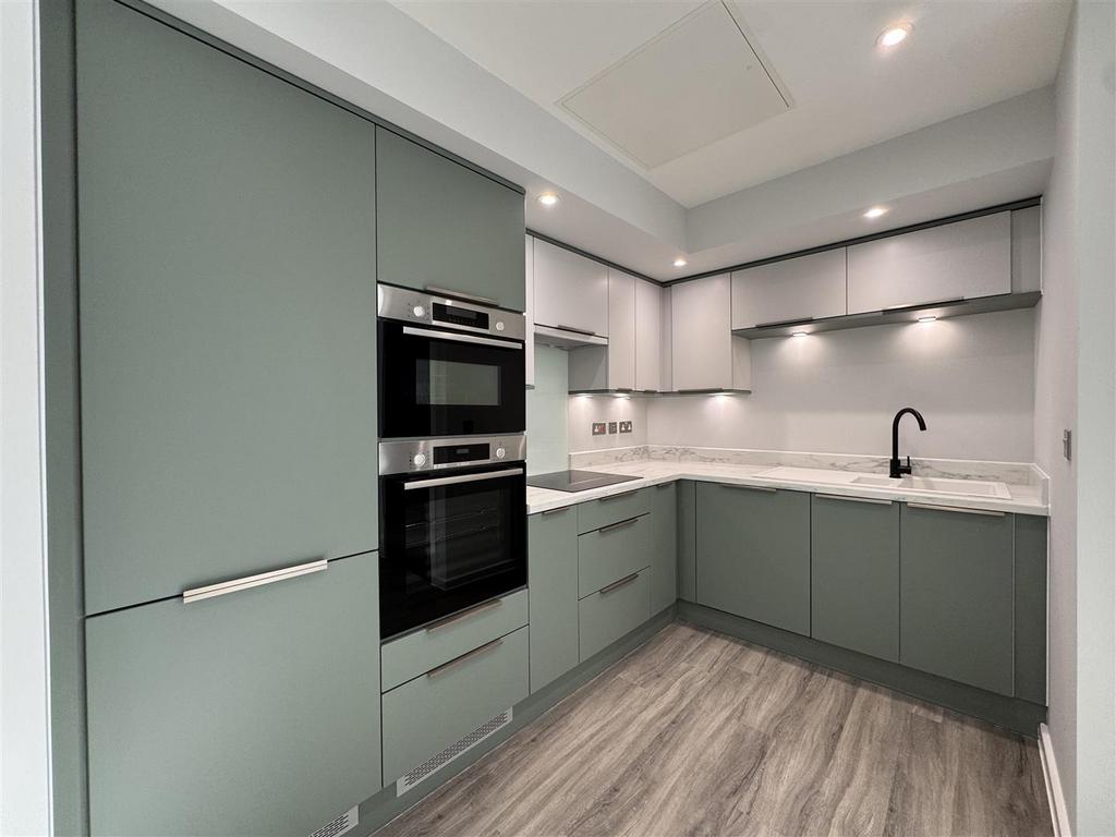 Kitchen pic 2.jpeg