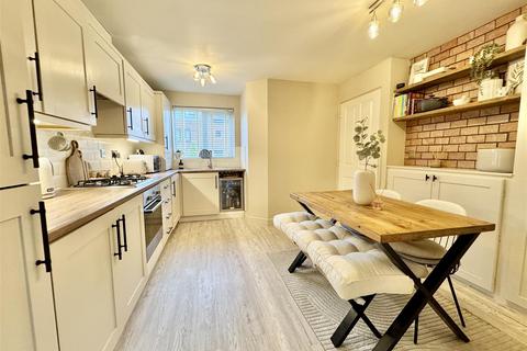3 bedroom semi-detached house for sale, Kirkstall Road, Barnsley, S71 1RU