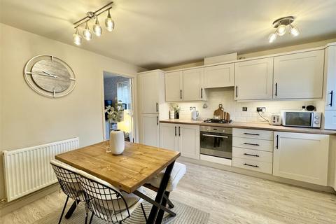 3 bedroom semi-detached house for sale, Kirkstall Road, Barnsley, S71 1RU