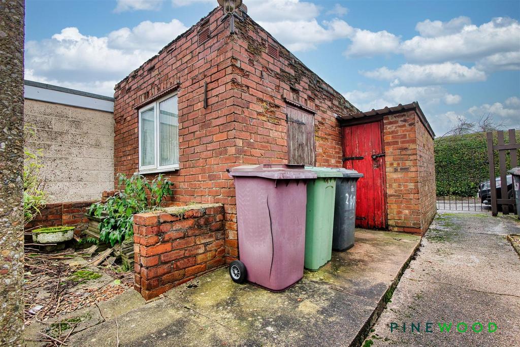 Garage/store