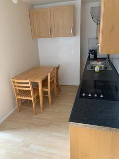 1 bedroom in a house share to rent, Harbridge Avenue, London SW15
