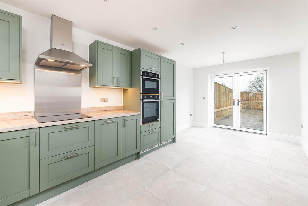 Plot 12 Kitchen 4.jpg