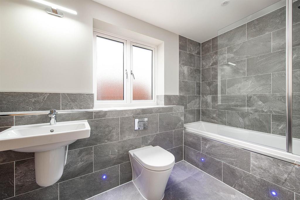 Plot 12 Bathroom.jpg
