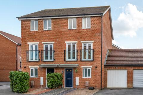 3 bedroom semi-detached house for sale, Bulbeck Way, Felpham, PO22