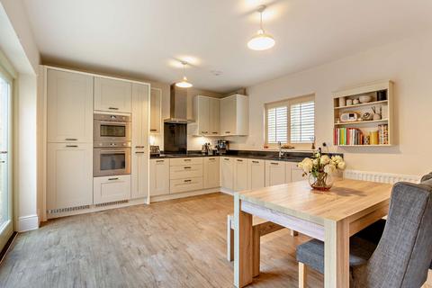4 bedroom detached house for sale, Old Railway Close, Lechlade, Gloucestershire, GL7