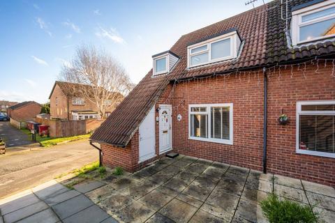 3 bedroom end of terrace house for sale, Bennetts Close, Cippenham Green, Slough, SL1