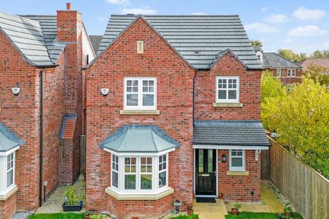 3 bedroom detached house for sale, Commander Drive, Paddington, WA1