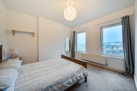 3 bedroom flat for sale, Knights Hill, London SE27