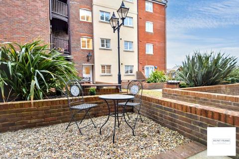 2 bedroom flat for sale, Daytona Quay, Eastbourne BN23
