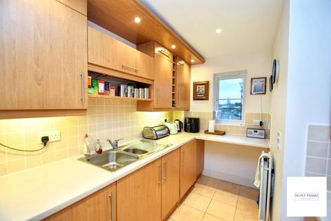 2 bedroom flat for sale, Daytona Quay, Eastbourne BN23