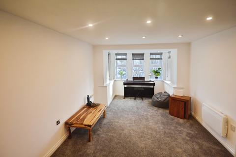 2 bedroom apartment to rent, Spinner Croft, Derbyshire S40