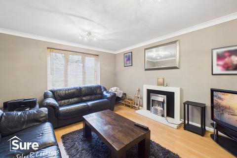 1 bedroom flat to rent, Ronald Court, Oakwood Road, Bricket Wood, St. Albans, Hertfordshire, AL2 3ET