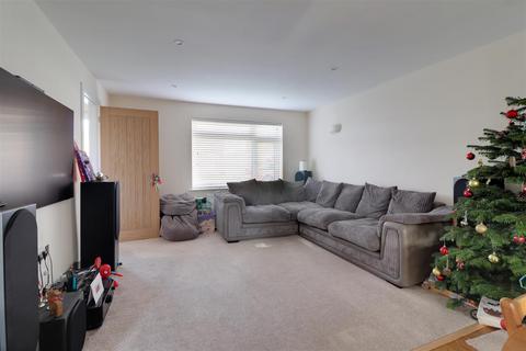 undefined, Chestnut Avenue, Stonehouse