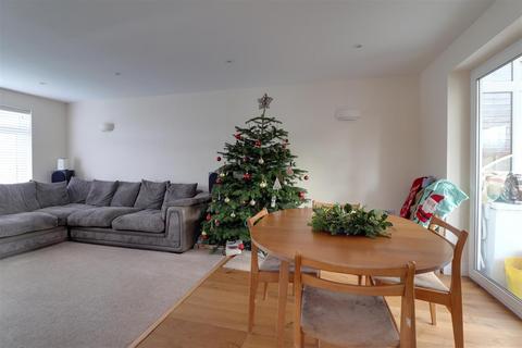 undefined, Chestnut Avenue, Stonehouse