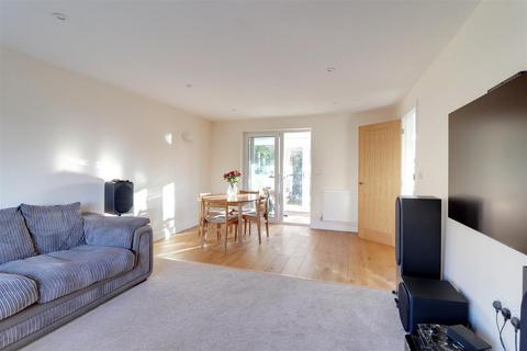 3 bedroom semi-detached house for sale, Chestnut Avenue, Stonehouse
