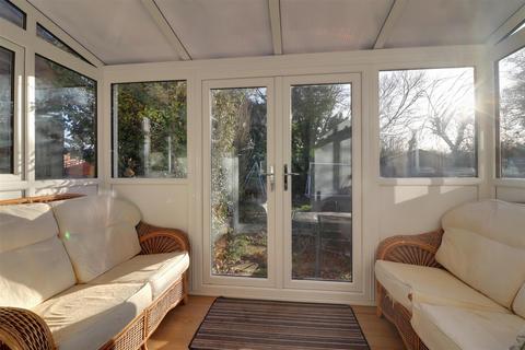 3 bedroom semi-detached house for sale, Chestnut Avenue, Stonehouse