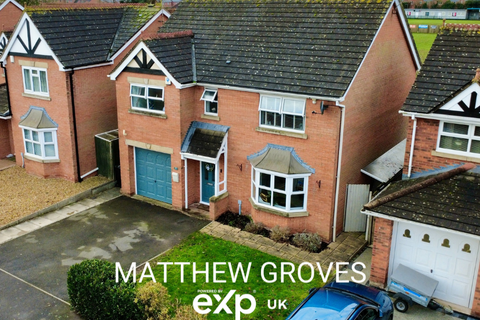 4 bedroom detached house for sale - Hampton Drive, Market Drayton TF9
